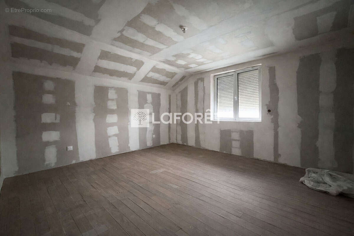 Maison à LA CHAPELLE-FELCOURT