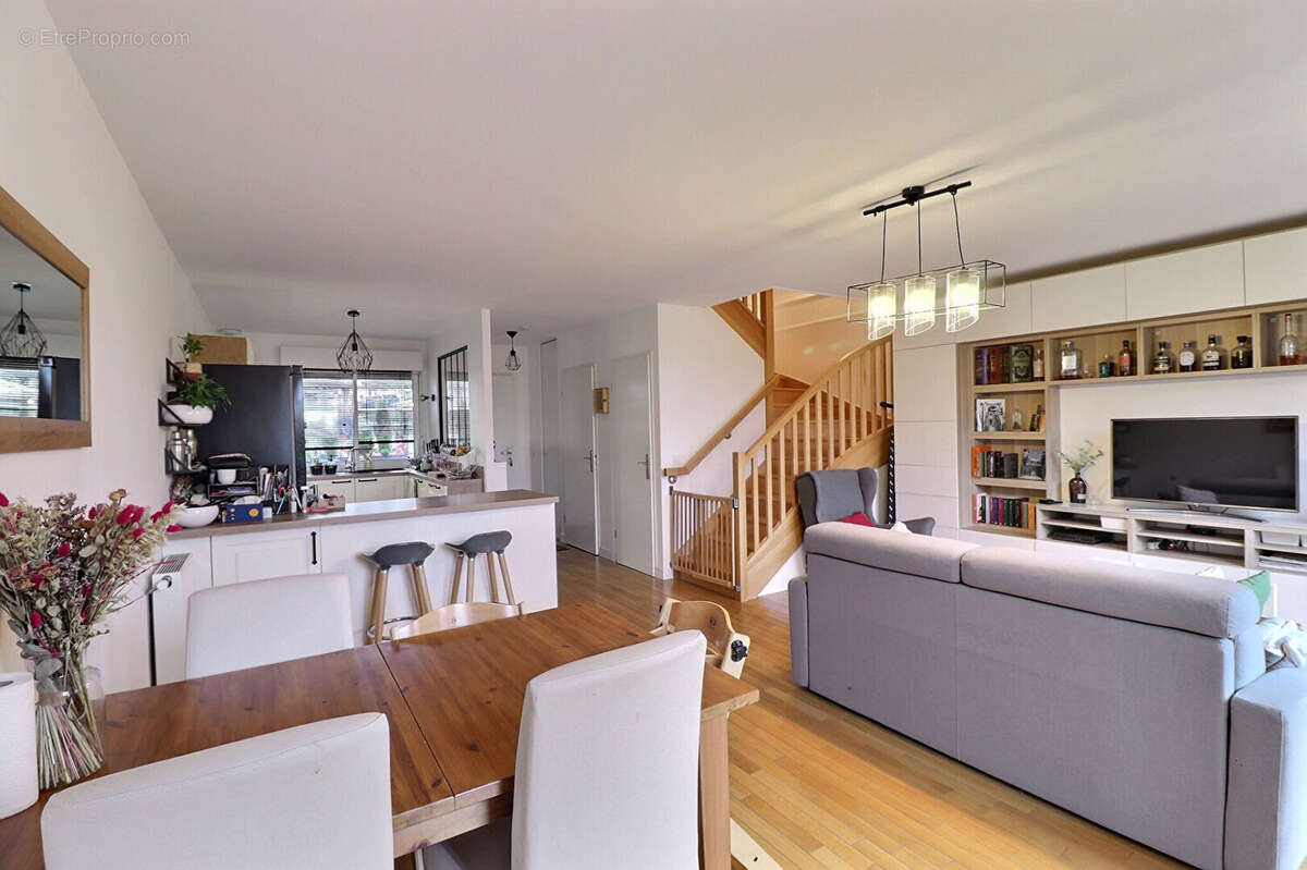 Maison à MAREIL-MARLY