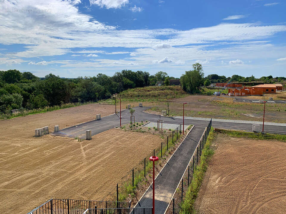 Terrain à SAINT-THIBERY