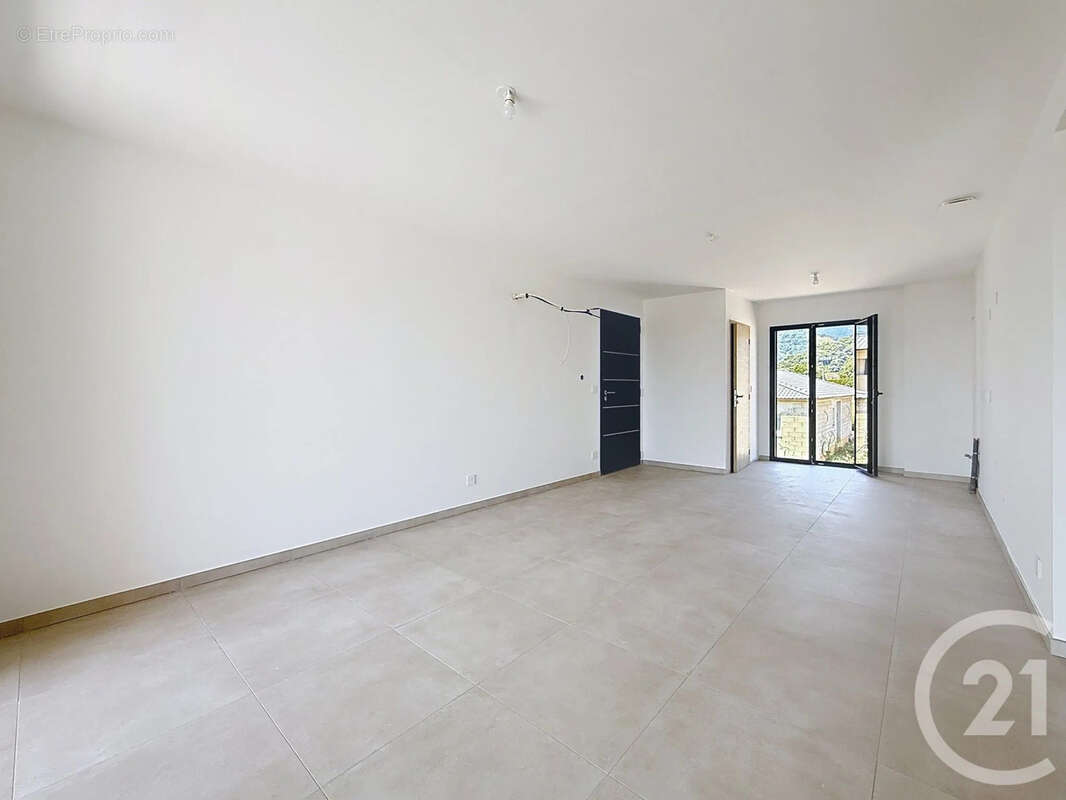 Appartement 62 m² à Santa-Lucia-Di-Moriani  - photo 21