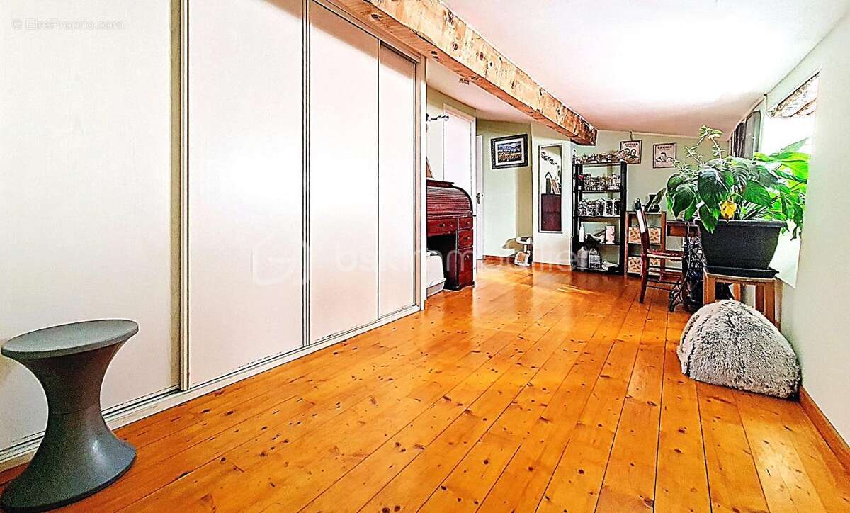 Maison de village avec terrasse, 4 chambres, garage, cave - photo 11