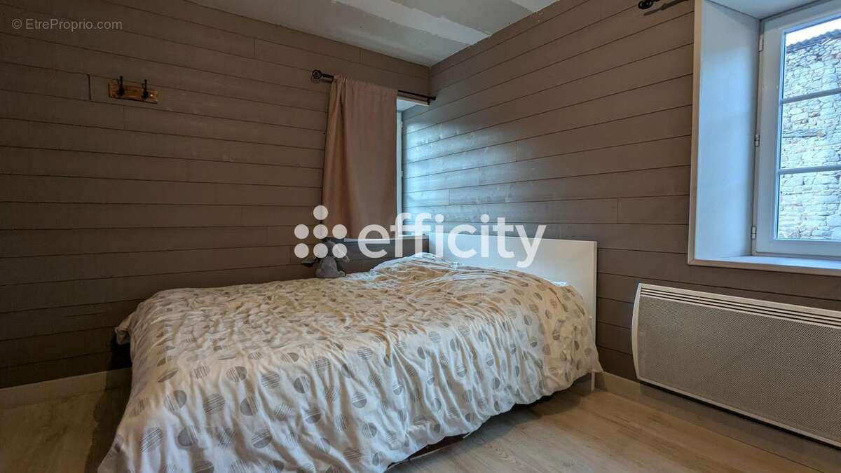 Maison à SAINT-REMY-SUR-DUROLLE