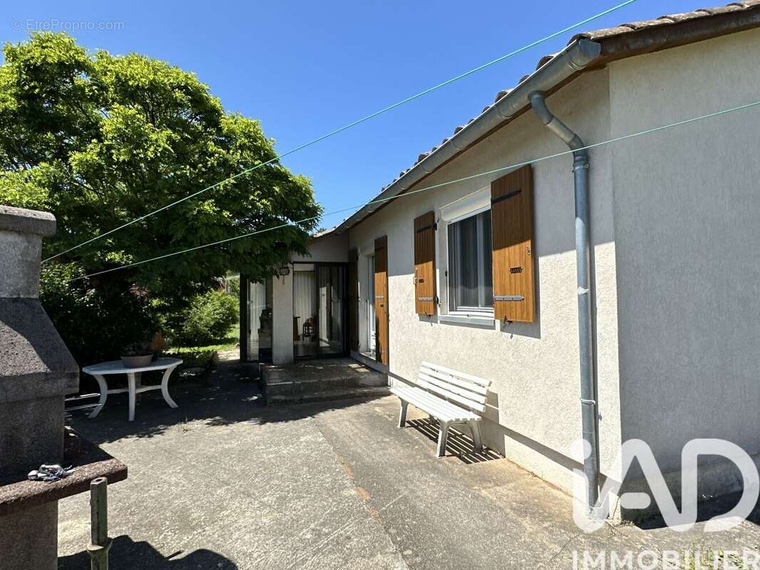 Photo 5 - Maison à CHASSIERS
