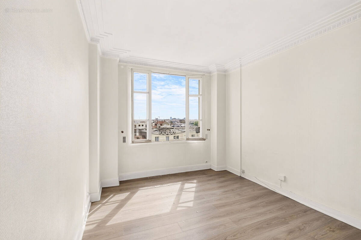 Appartement à LA GARENNE-COLOMBES