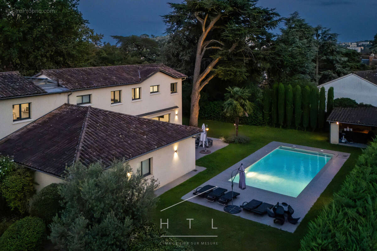 Maison contemporaine de 420 m2 avec piscine à Écully - photo 23