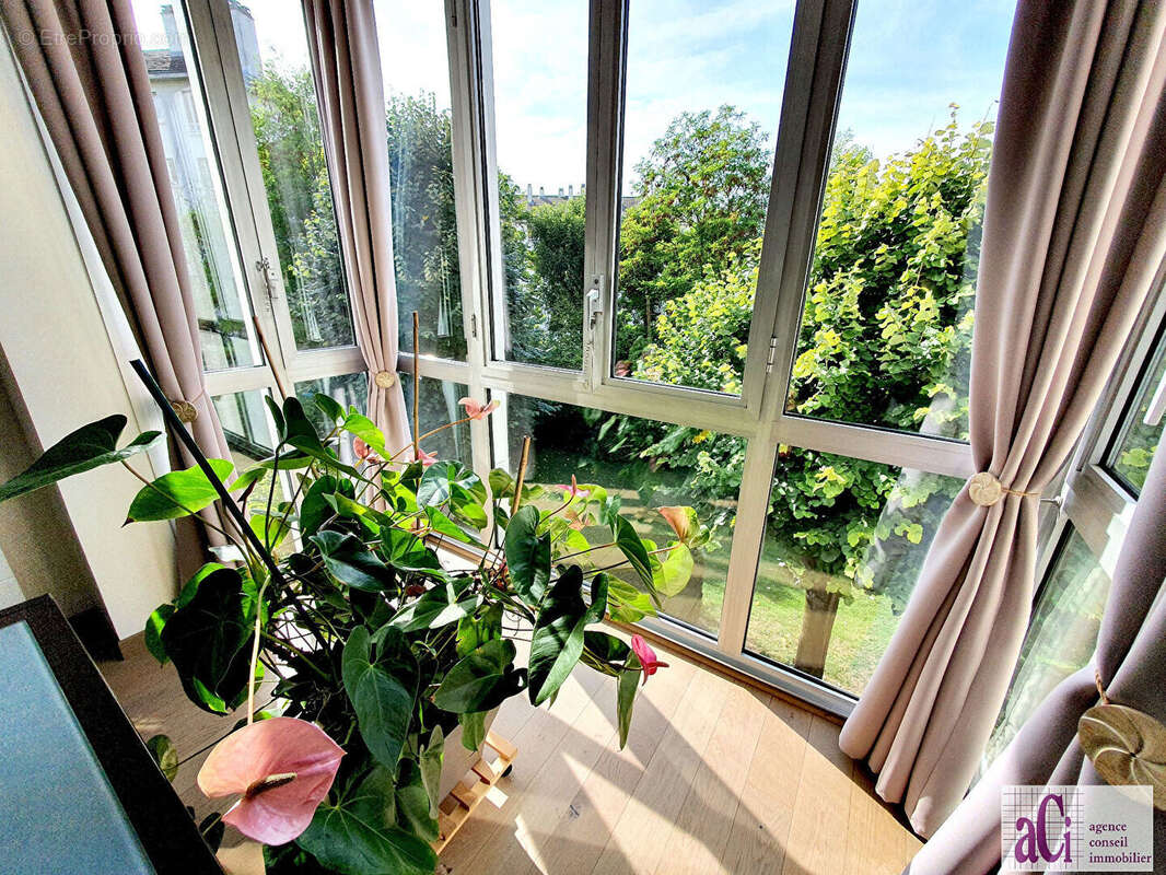 Appartement à L'HAY-LES-ROSES