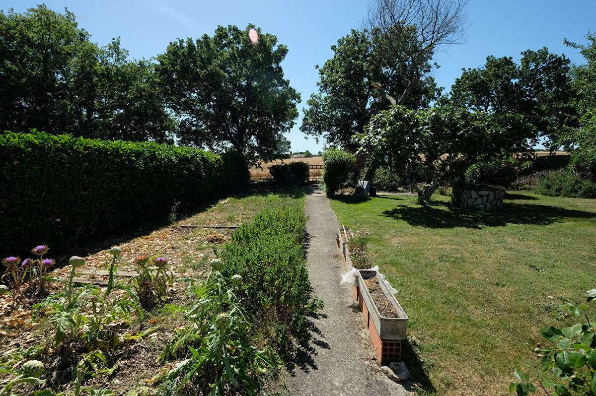 Maison familiale de 123 m² au sol sur 1 278 m² de terrain - photo 35
