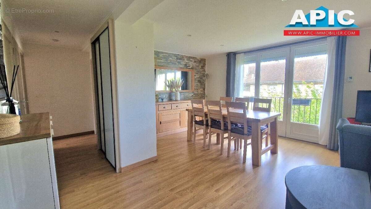 Appartement à GROSLAY