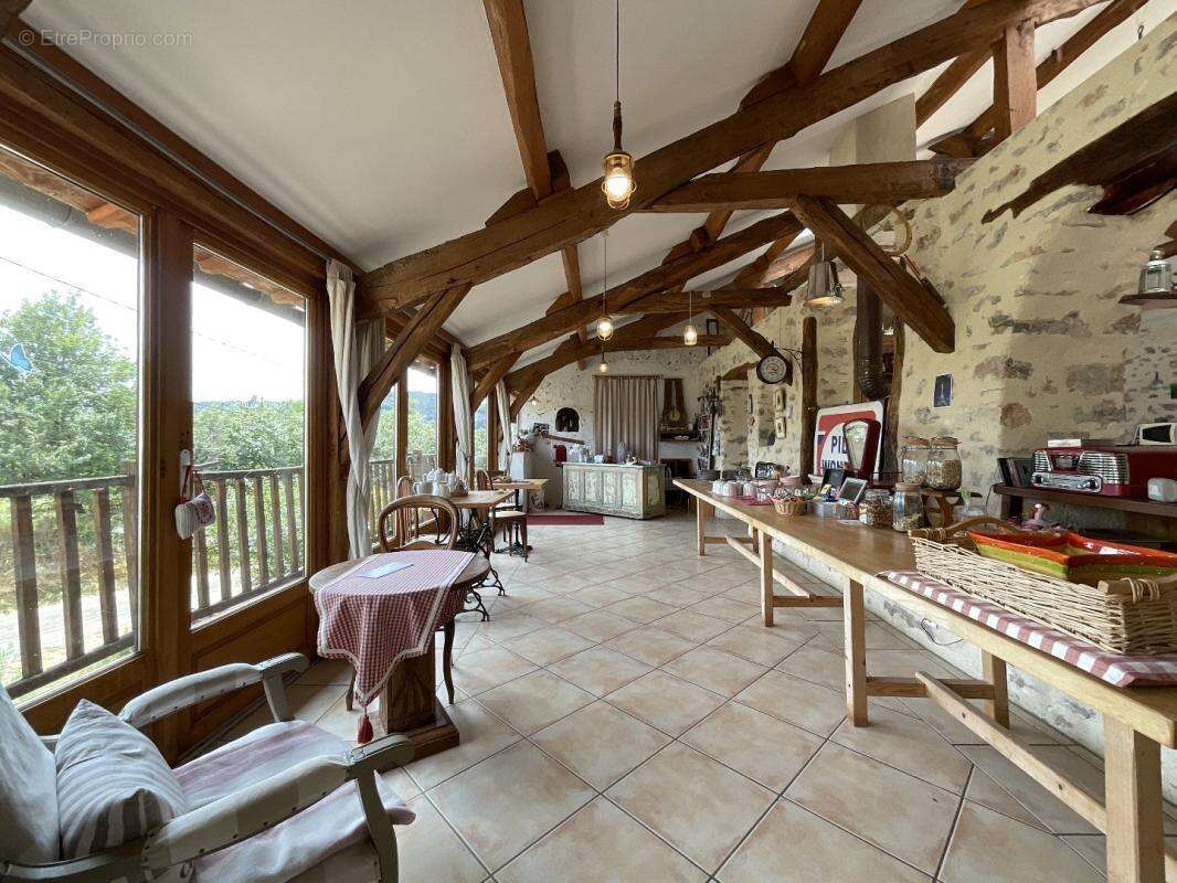 Maison à TOUR-DE-FAURE