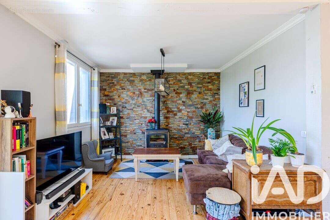 Photo 3 - Maison à MONTIGNY-LES-CORMEILLES