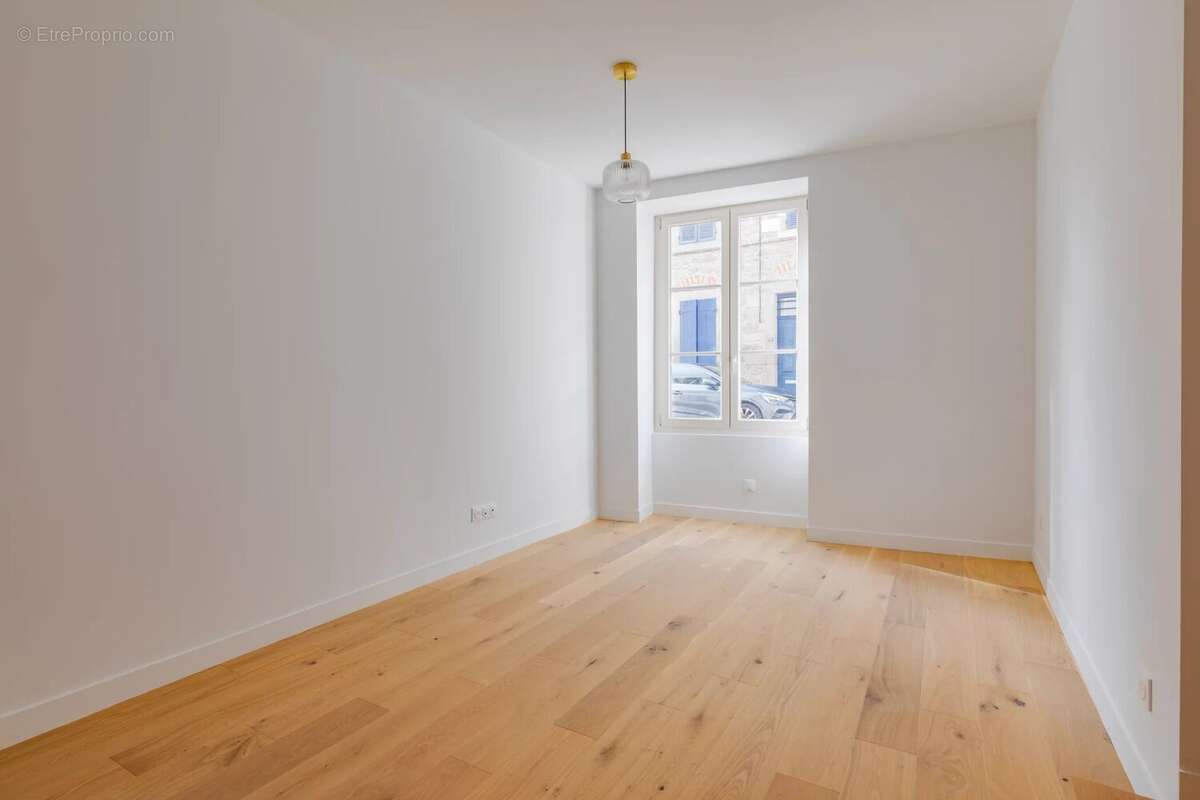 Appartement à SAINT-GENIS-LAVAL