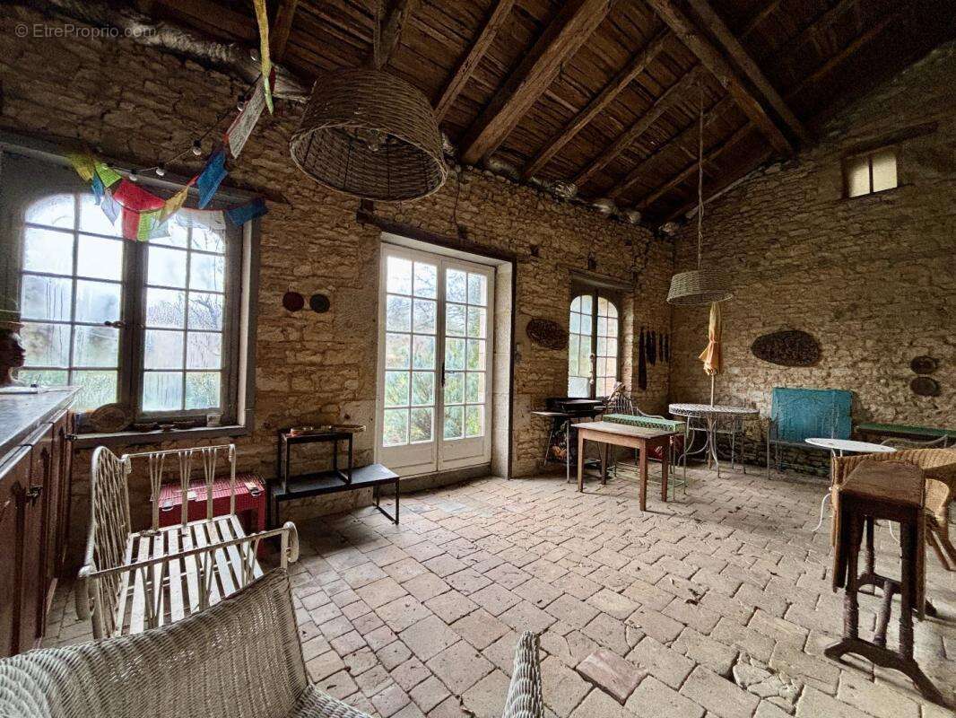 Maison à CHAMPAGNE-MOUTON