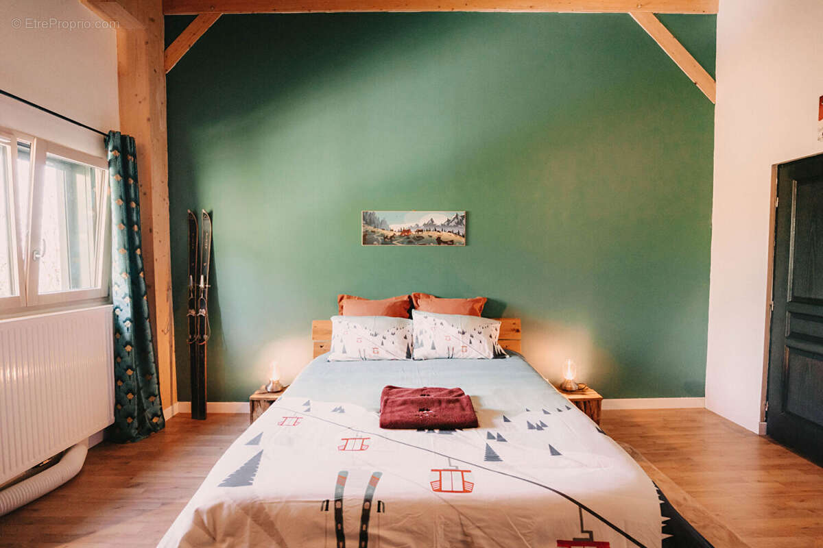 Maison à CHAUX-CHAMPAGNY