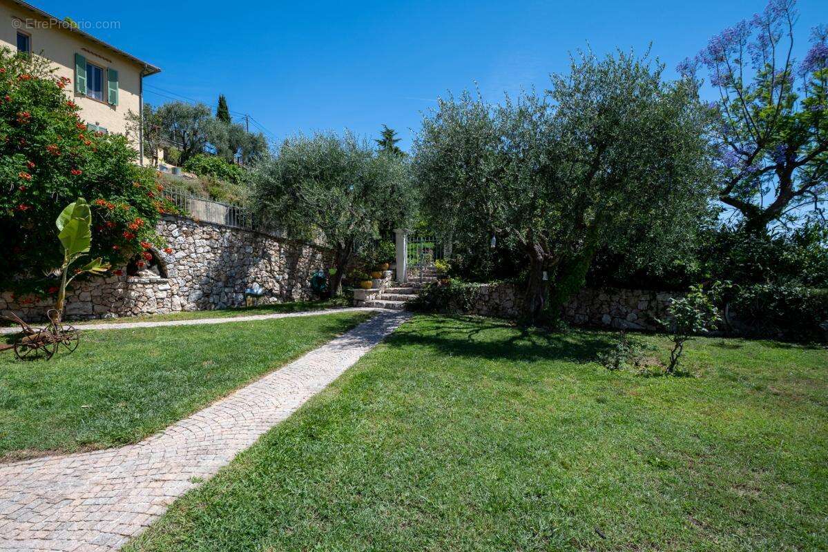 Villa de 210 m² à Fort Potentiel – Nice Ouest (Saint-Antoine de Ginestière) - photo 15