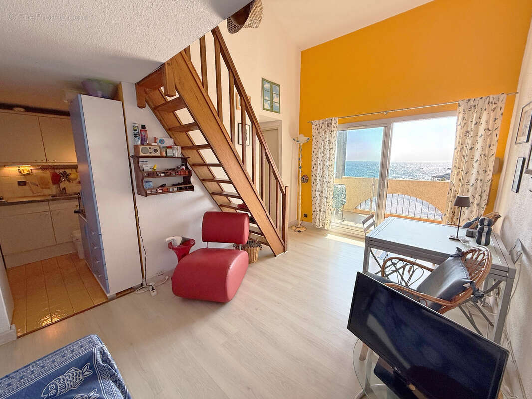 Appartement à ROQUEBRUNE-SUR-ARGENS