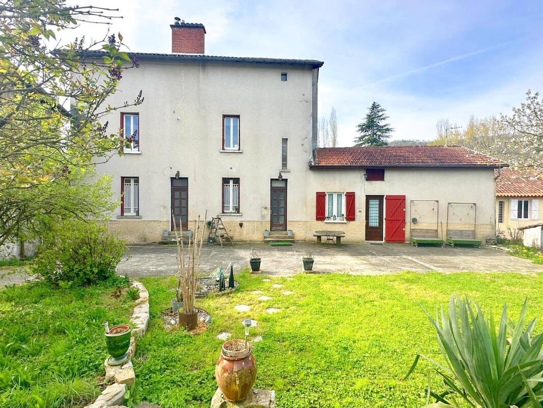 Maison à LIVINHAC-LE-HAUT