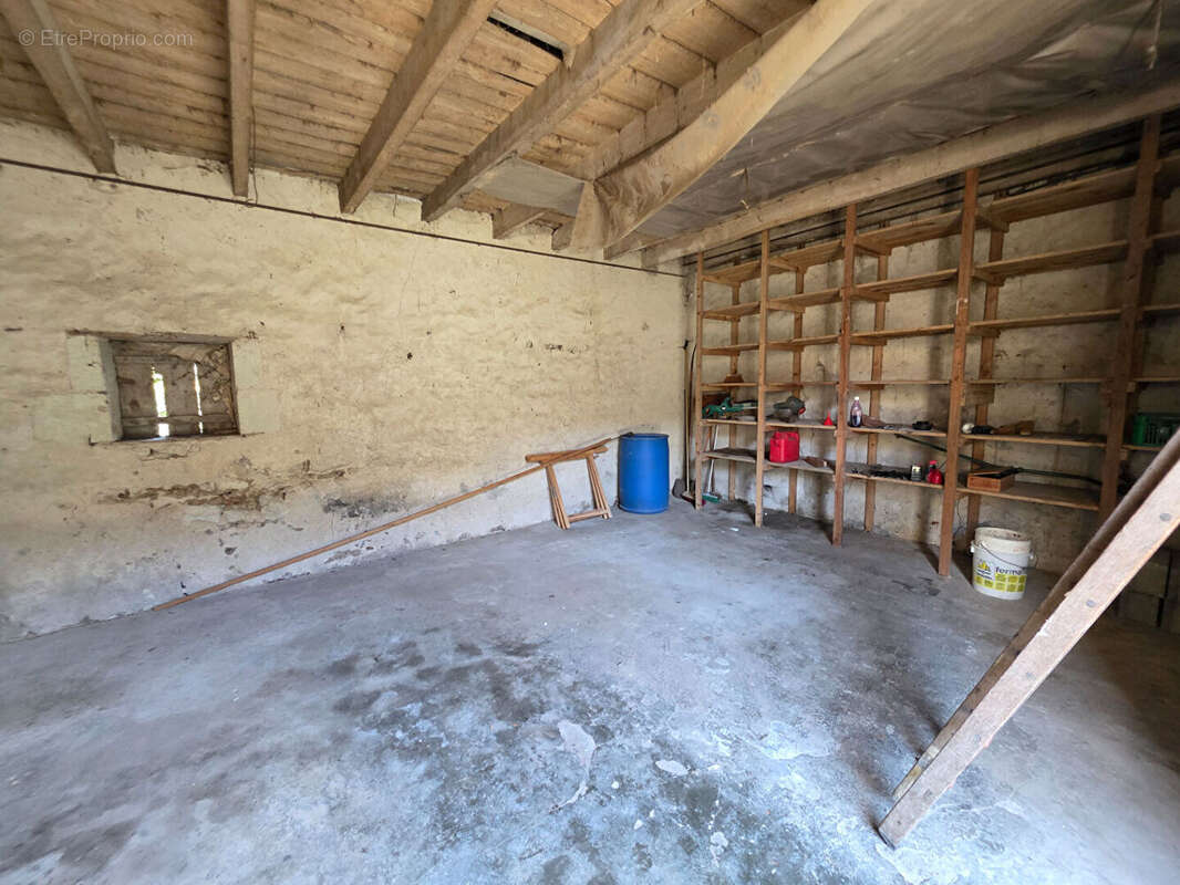 Maison à YZEURES-SUR-CREUSE