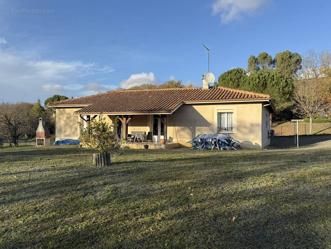 Maison à LASSEUBE-PROPRE