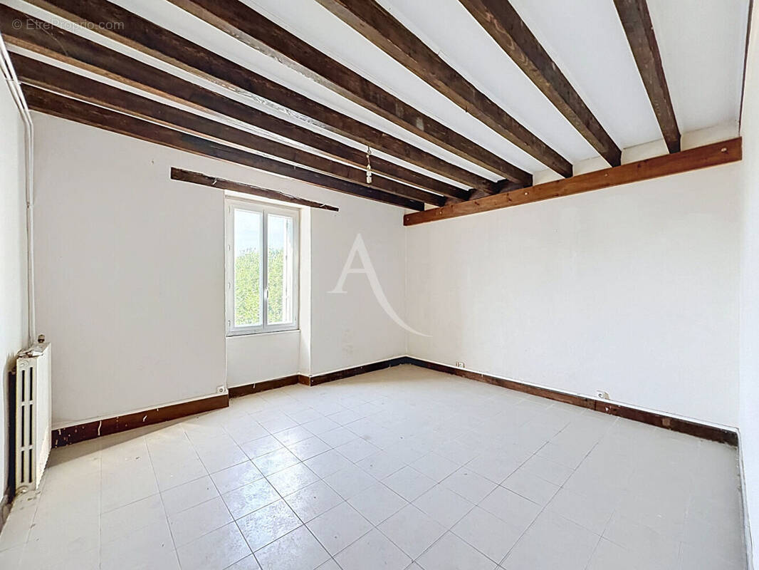 Appartement à LES PONTS-DE-CE