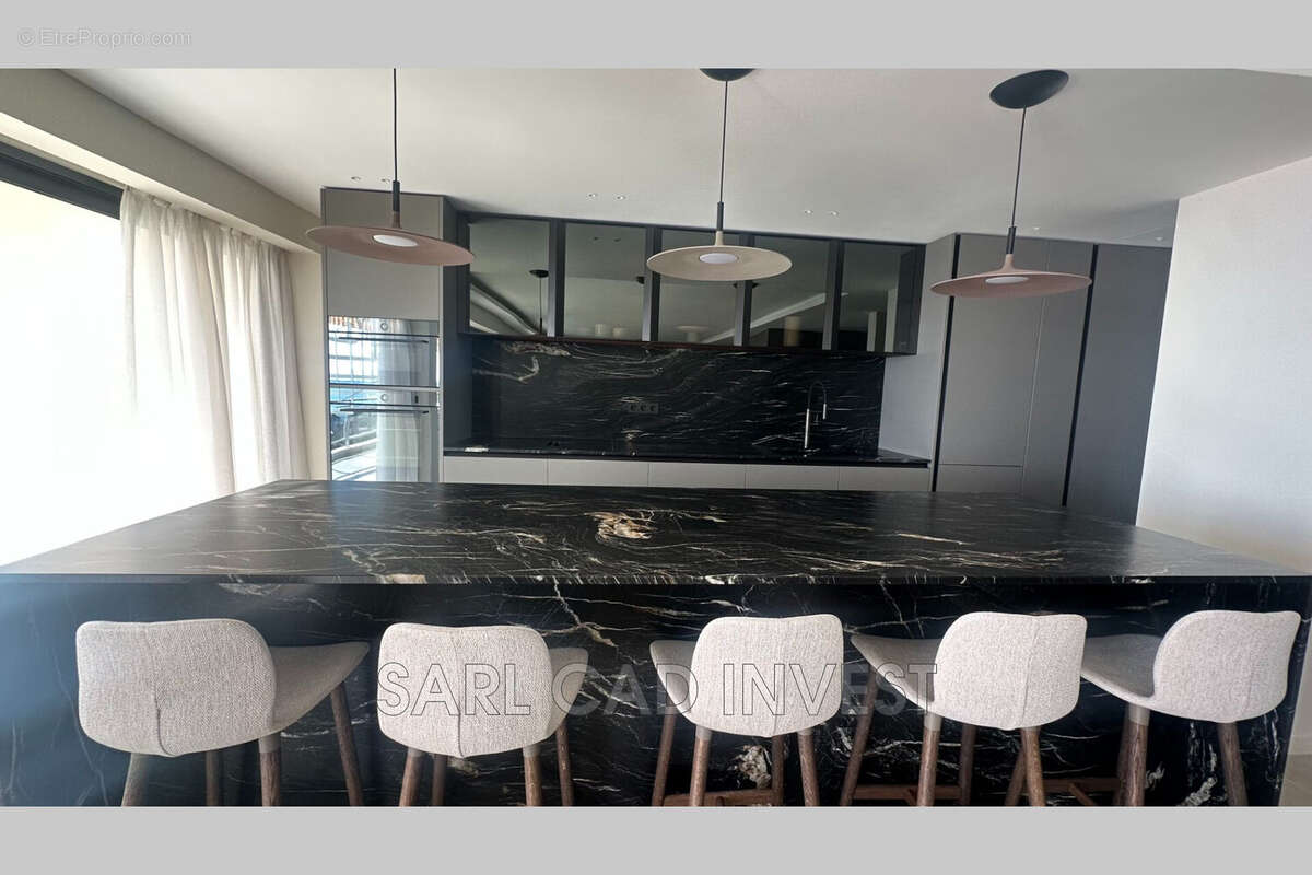 Appartement à VALLAURIS