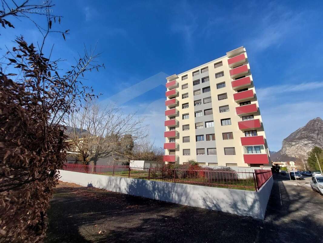 Appartement à FONTAINE