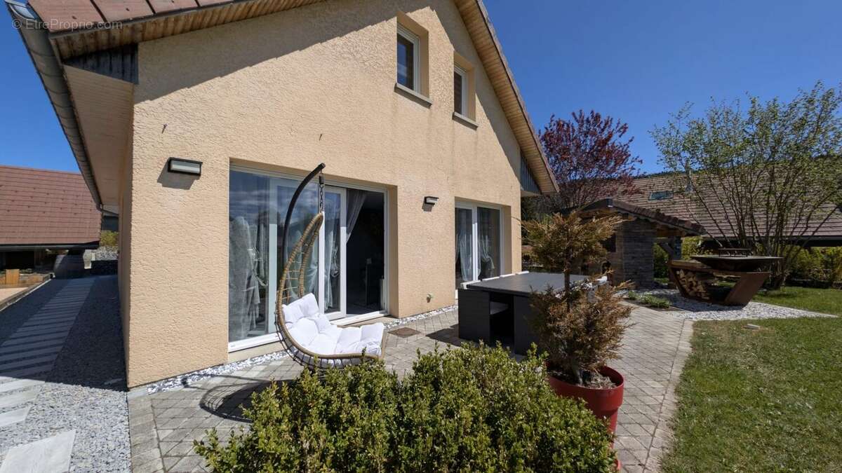 Maison à PONTARLIER