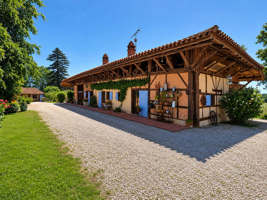 Maison à VARENNES-SAINT-SAUVEUR
