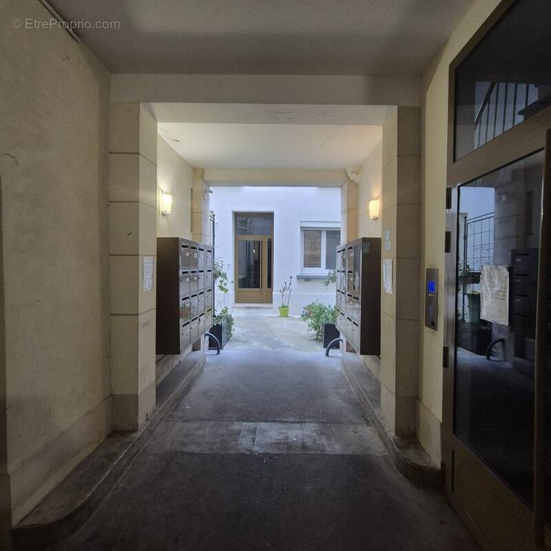 Appartement à PARIS-18E