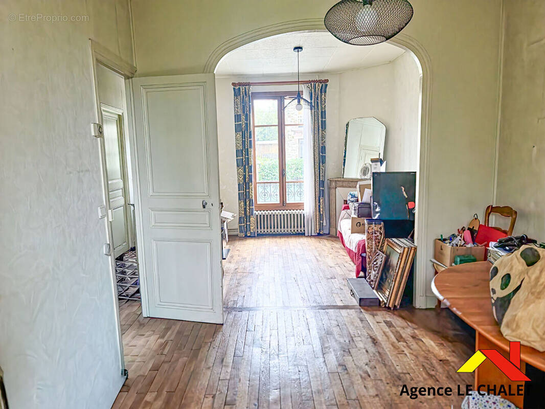 Maison à VILLENEUVE-LE-ROI