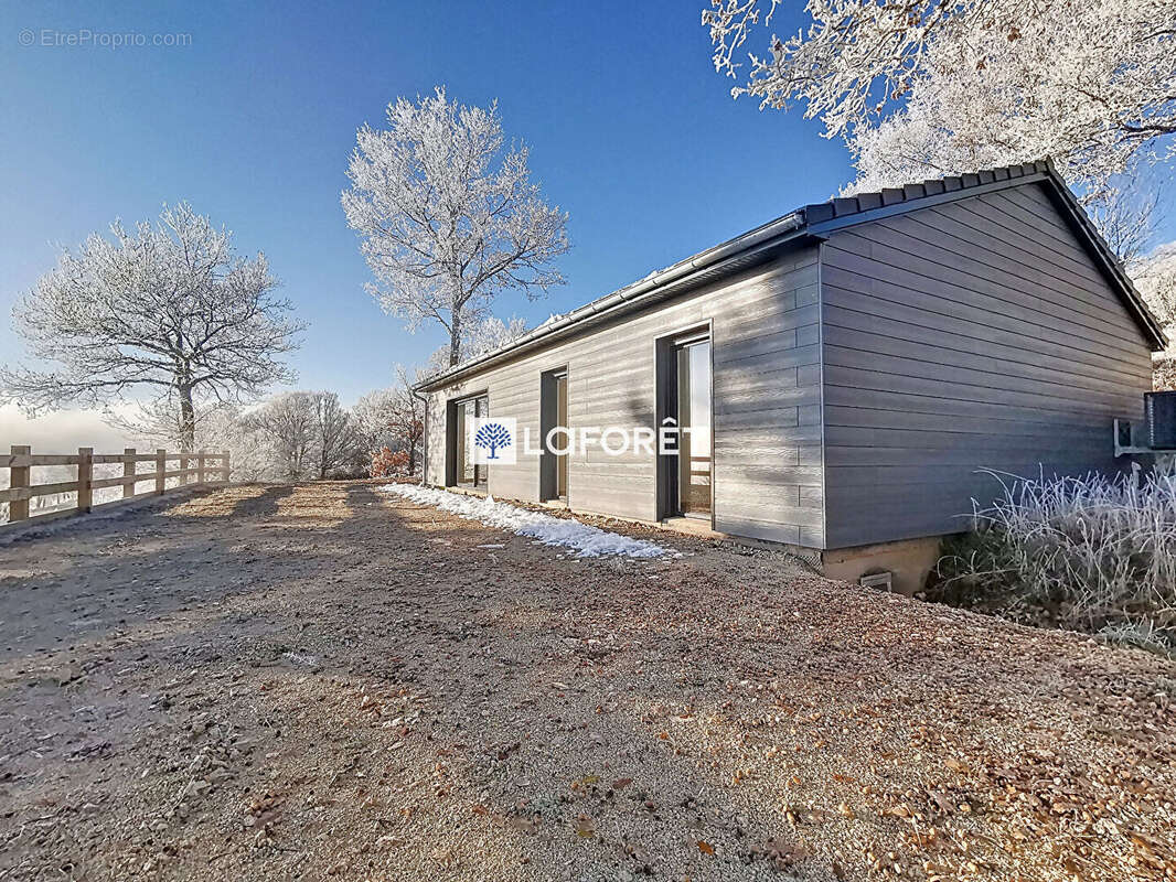 Maison à SAINT-LEGER-DU-MALZIEU