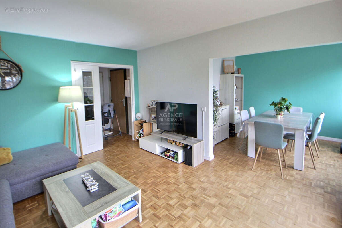 Appartement à VERNEUIL-SUR-SEINE