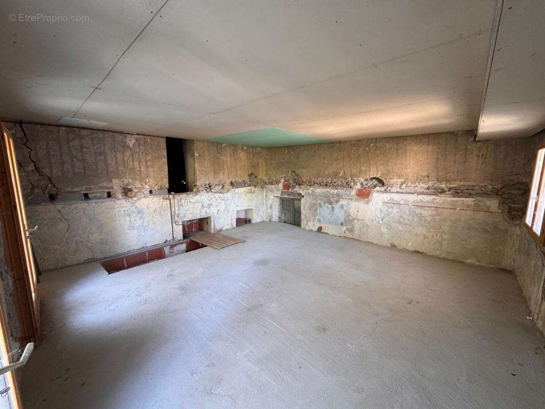 Maison à SAINT-ROMAIN-DE-JALIONAS