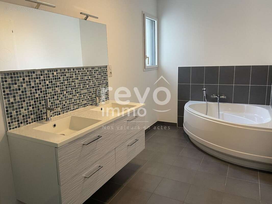 Maison à L&#039;HERBERGEMENT