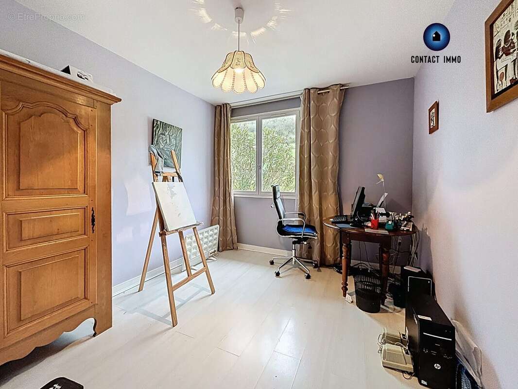 Maison à LISSAC-SUR-COUZE