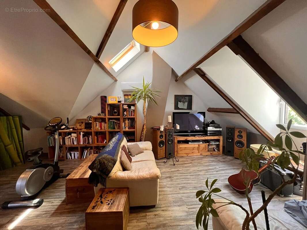 Maison à SAINT-NOM-LA-BRETECHE