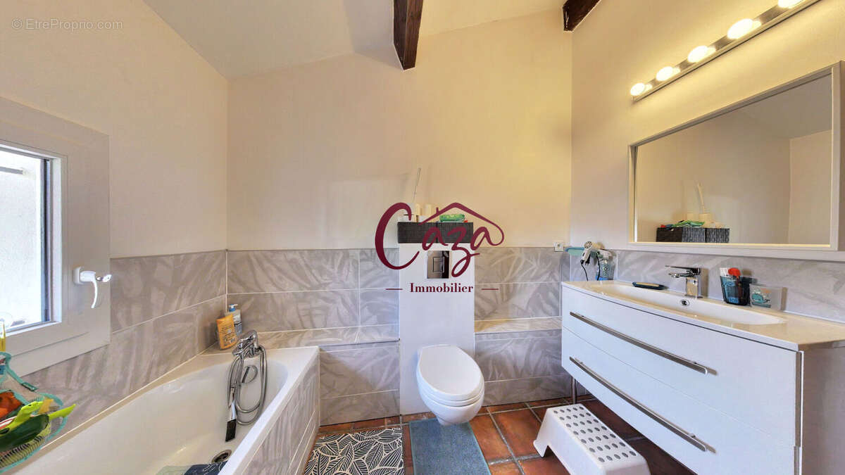 Maison à FARGUES-SAINT-HILAIRE