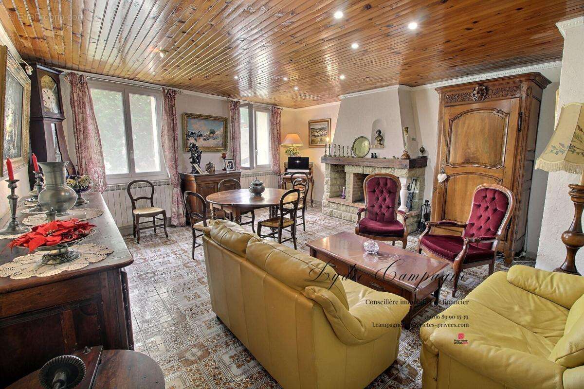 Maison vigneronne avec dépendance habitable, grand garage et terrain constructible - photo 5