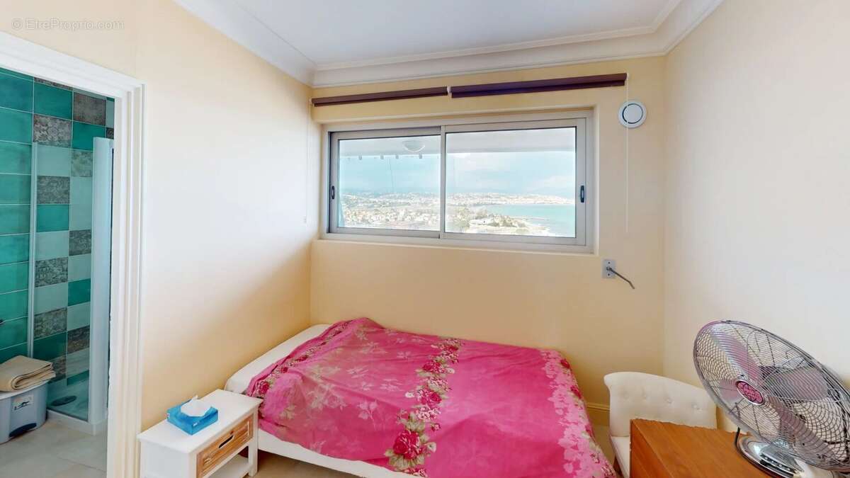Appartement à VILLENEUVE-LOUBET