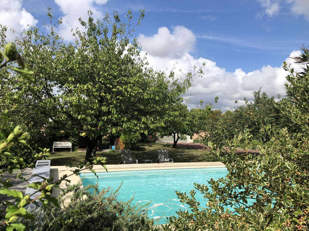 Maison à BARBEZIEUX-SAINT-HILAIRE