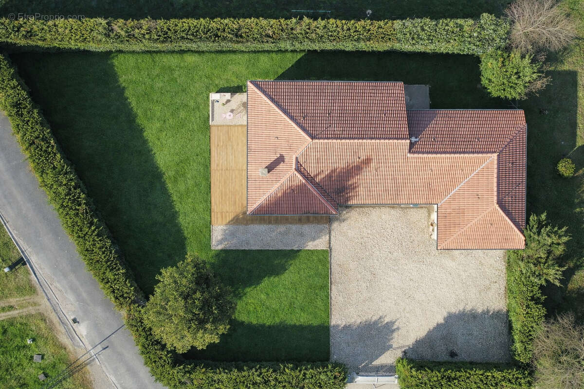 Maison à SAINT-JEAN-SUR-REYSSOUZE