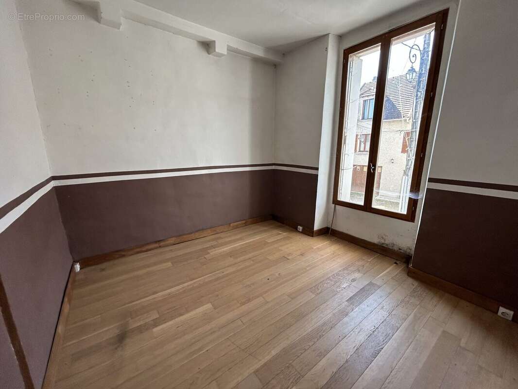 Maison à COURPALAY
