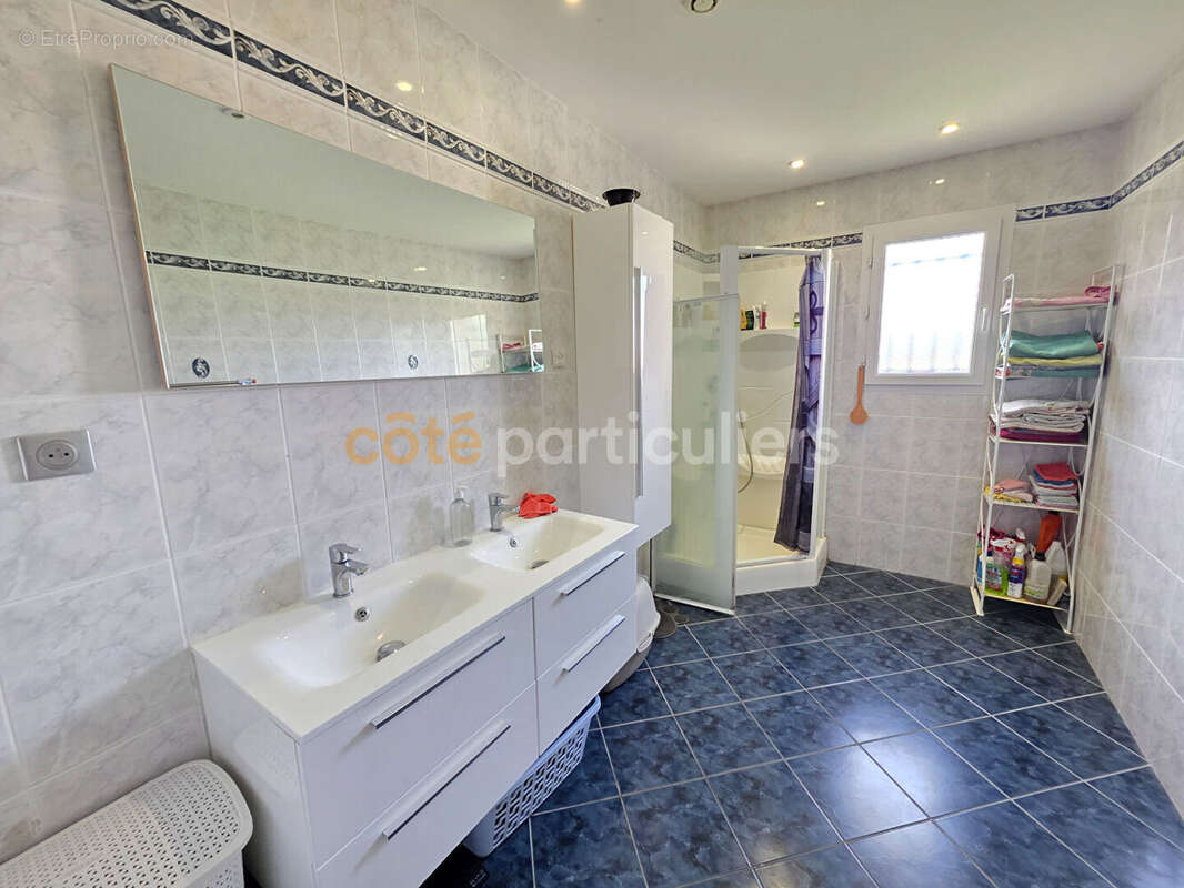 Maison à EGRISELLES-LE-BOCAGE