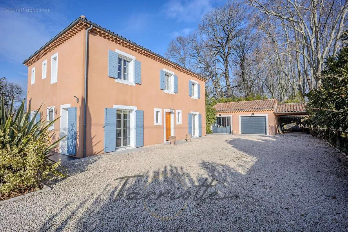 VILLA - 10672 - photo 9