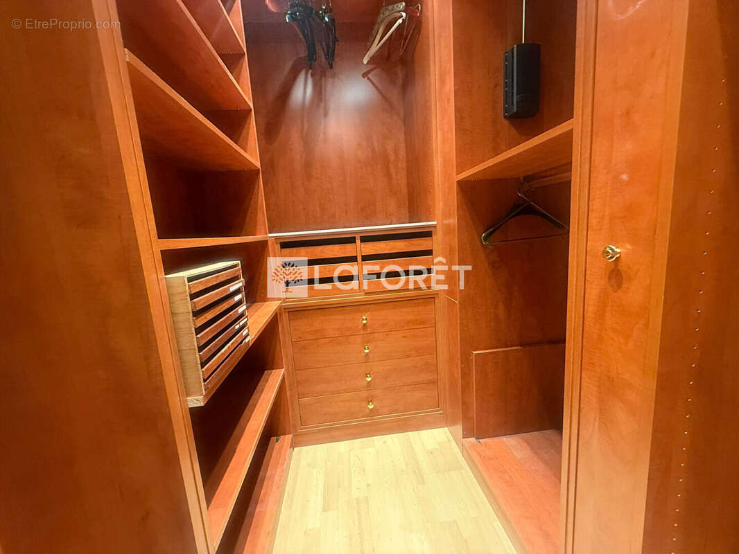 Appartement à LAMORLAYE