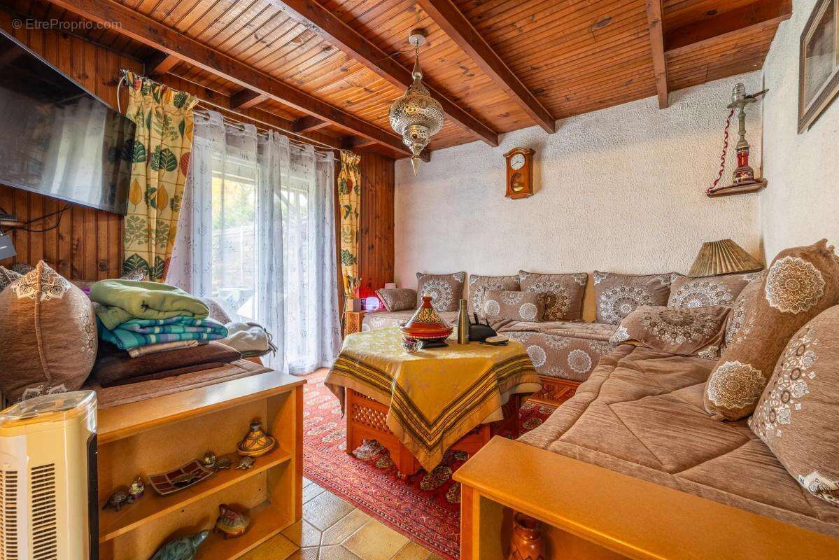 Maison à SAVIGNY-LE-TEMPLE