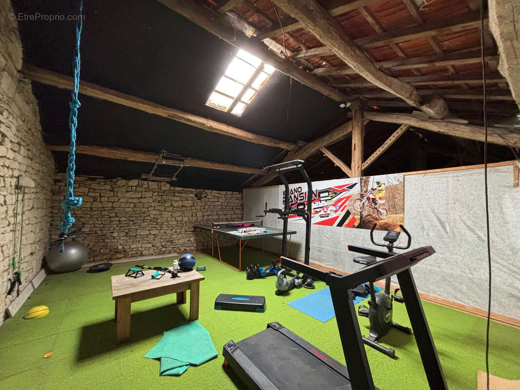 Maison à LONGCHAMPS-SUR-AIRE