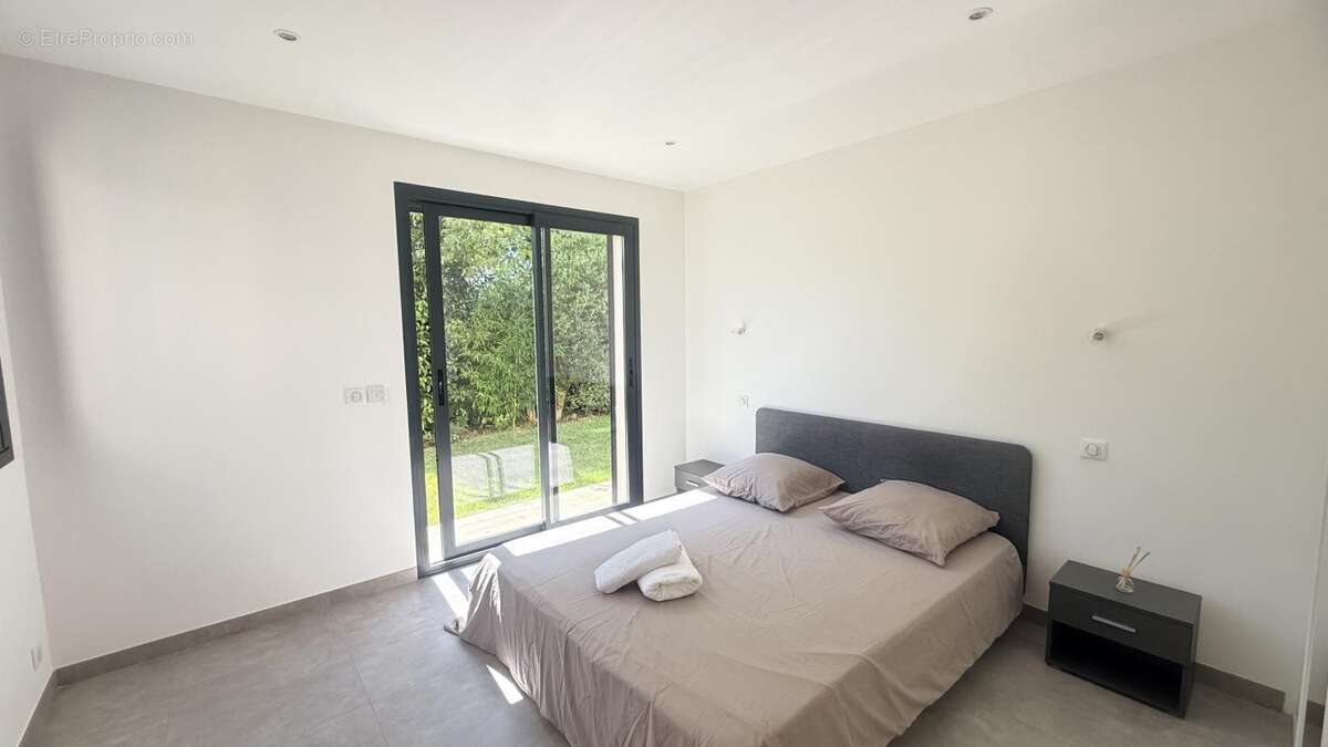 Villa 229M2 piscine terrain garage volume - photo 15