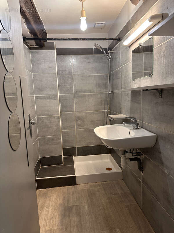 Maison de village, 1 cour et 2 terrasses - photo 3