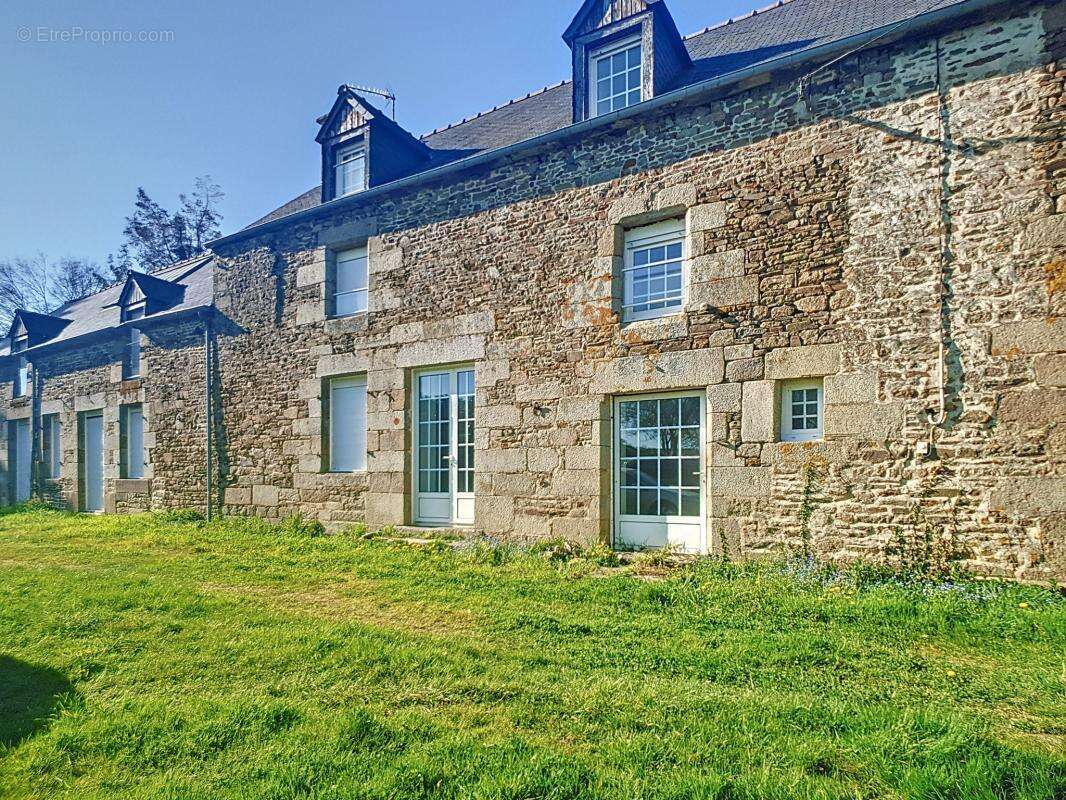 Maison à COMBOURG
