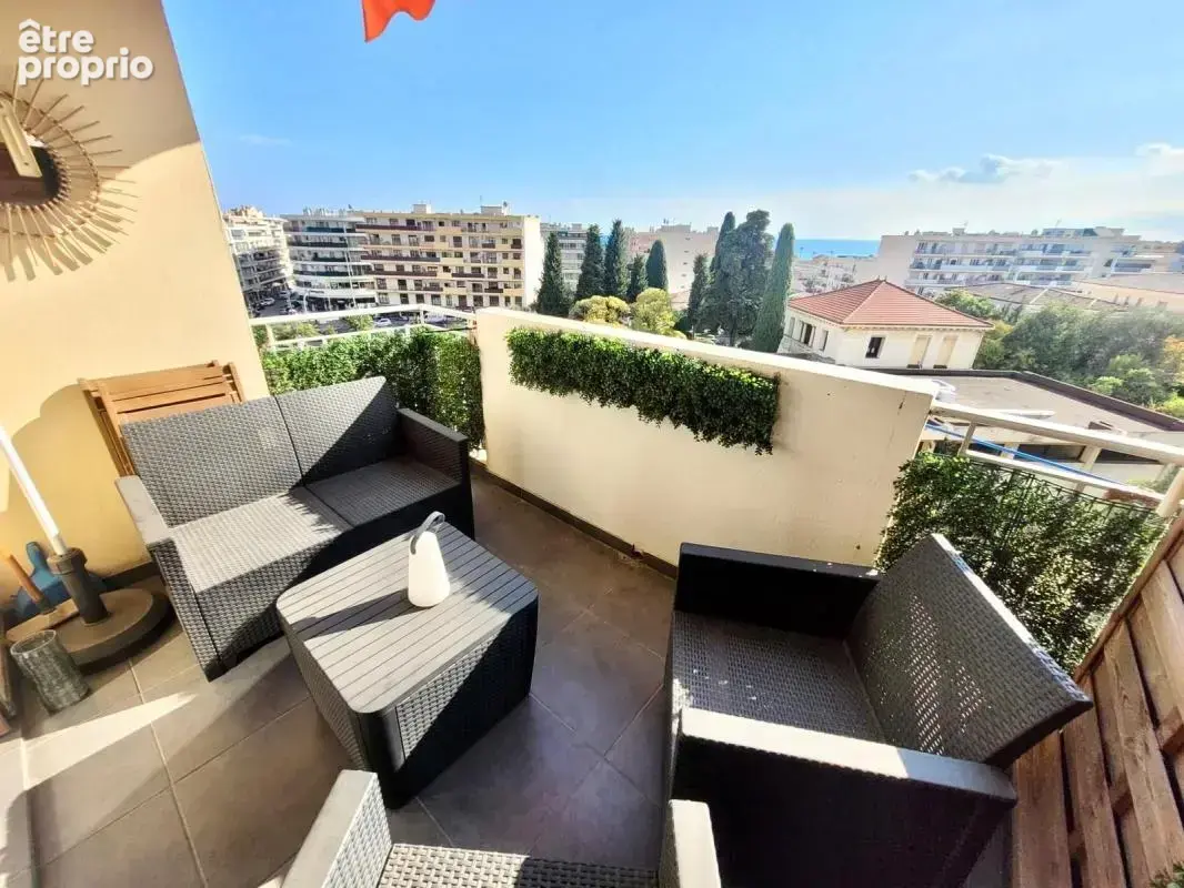CAGNES SUR MER Cyrille Besset 3P 51m² vue mer terrasse garage - photo 1